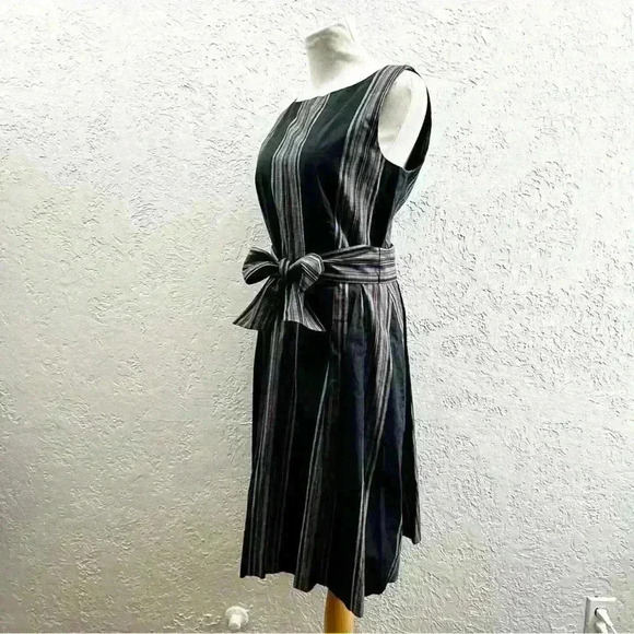 L.L. Bean Signature stripe apron dress with tie size 10 - Picture 4 of 9